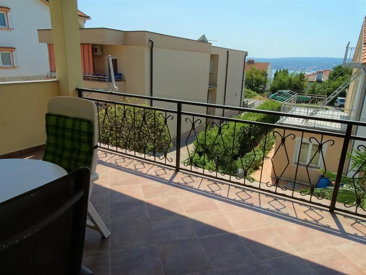 Apartmani Crikvenica 33104 - Krajinovic Croatia